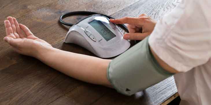 Hypertension tension domicile 