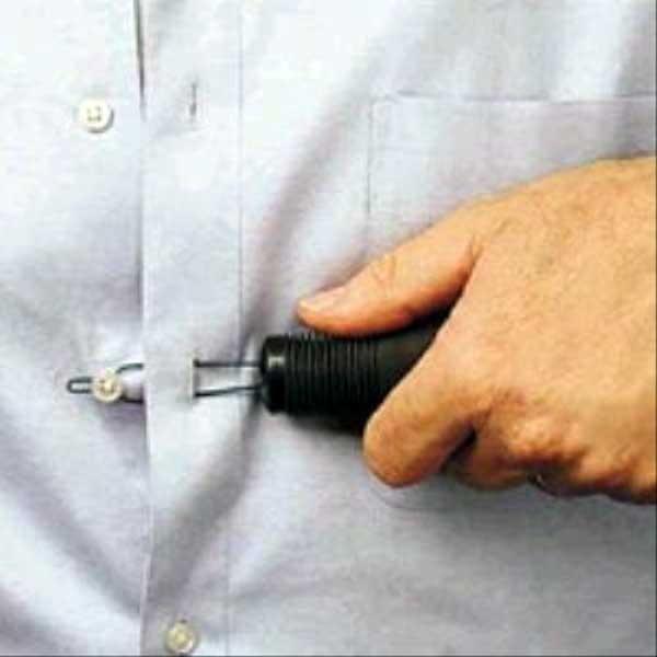 enfile-bouton-accroche-bouton