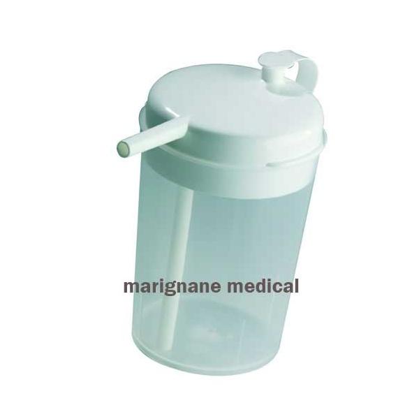 gobelet-pour-personnes-au-lit-1_237093600